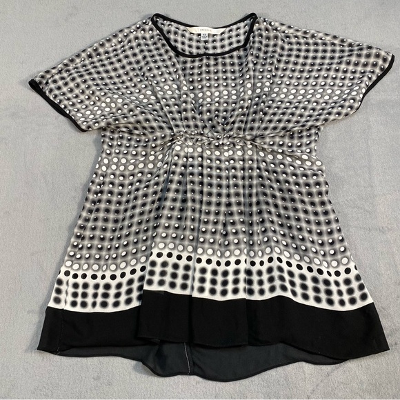 Studio M Women’s Stylish Black and White Dots Print Top, lined, size XS - Picture 1 of 8